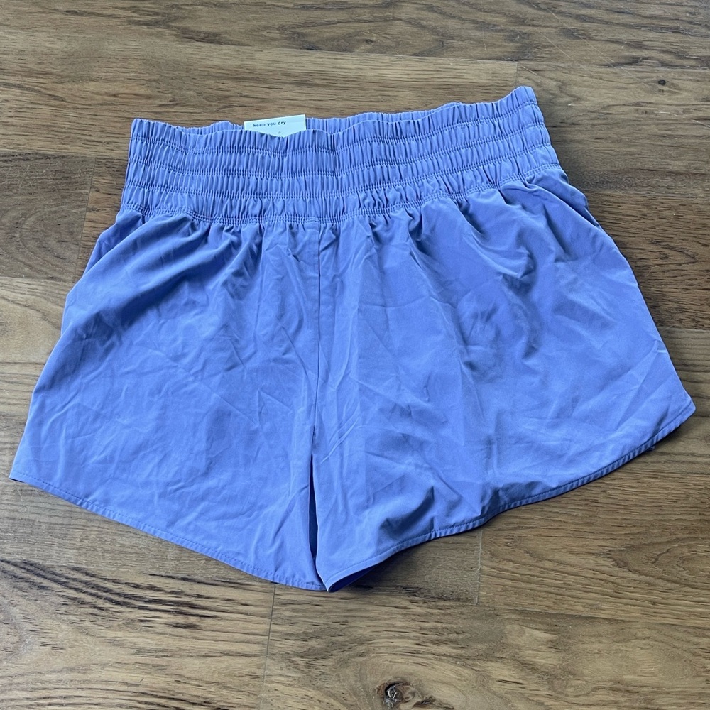 NWT Old Navy Women's Athletic Shorts in Lavender - Picture 2 of 5